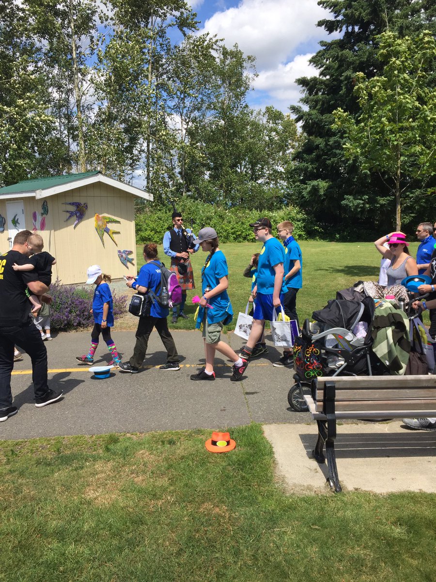 CaraLBiss's tweet photo. Fantastic turnout at the #TELUSWalk for Diabetes #iamthetype in Abbotsford today @JDRF_BC https://t.co/uf2hchxn6A