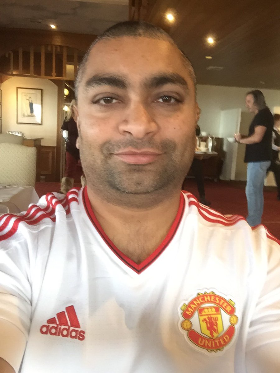 justinhussein's tweet photo. @ManUtd @BSchweinsteiger https://t.co/bvx84B2Ev4