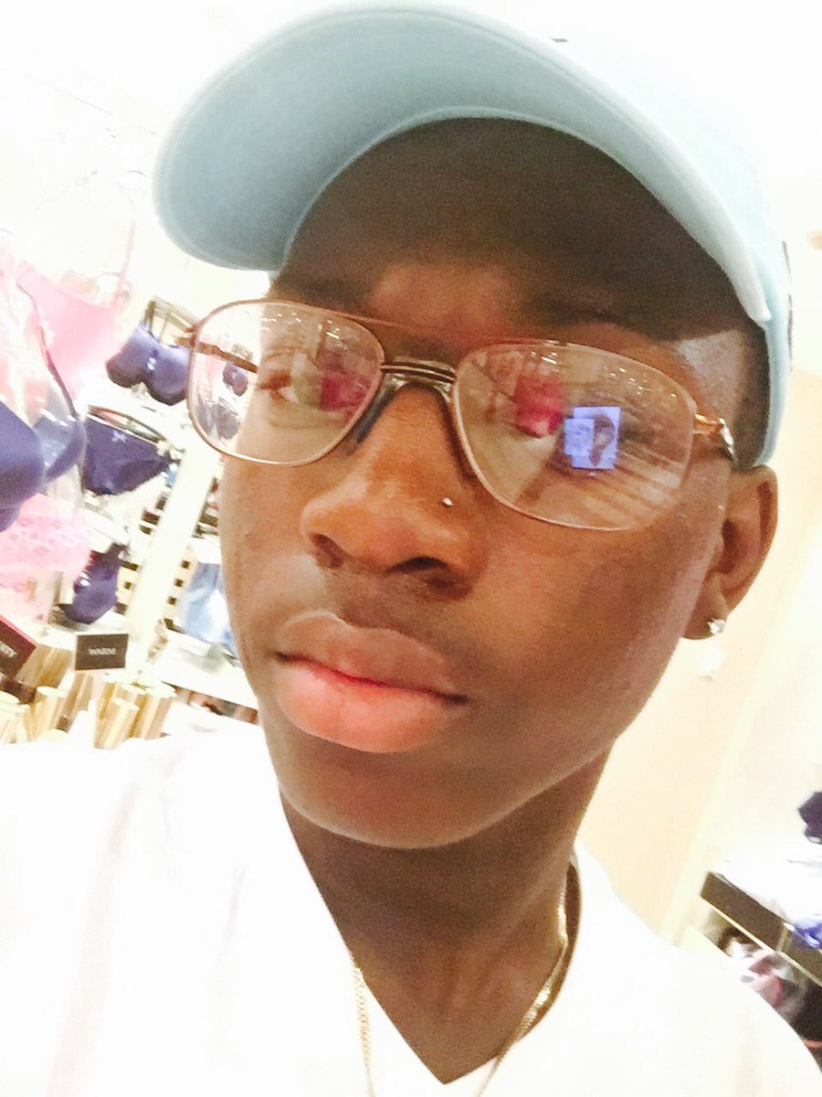 Daseantastic's tweet photo. #GaysBreakTheInternet 
I love who Iam because no one is going love me how I love me‼️💜💙💚💛❤️ https://t.co/bZmDpDL8FG