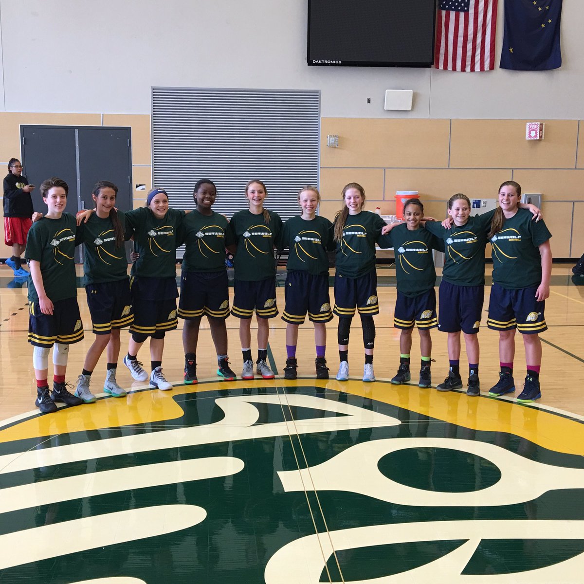 teamkiddalaska's tweet photo. 14U played exceptional team basketball at the UAA Team Camp.They competed hard and won a Championship! #9-0 
#AKFam https://t.co/Di2C2aKVMc