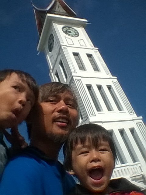 BastiALdan's tweet photo. basamo ayah @OEdisalam at kampuang bundo niy 😁 https://t.co/5Dnz753nB4