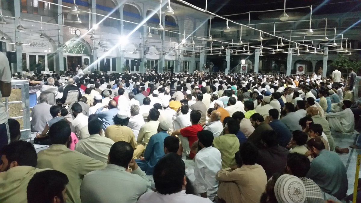 MubasharChahal's tweet photo. گوجرانوالہ مسجدالمکرم میں پروفیسر حافظ محمد سعید دفاع پاکستان کے عنوان سے سحری پروگرام میں خطاب کر رہے ہیں.
#CTGRW https://t.co/5lq0OimBDm