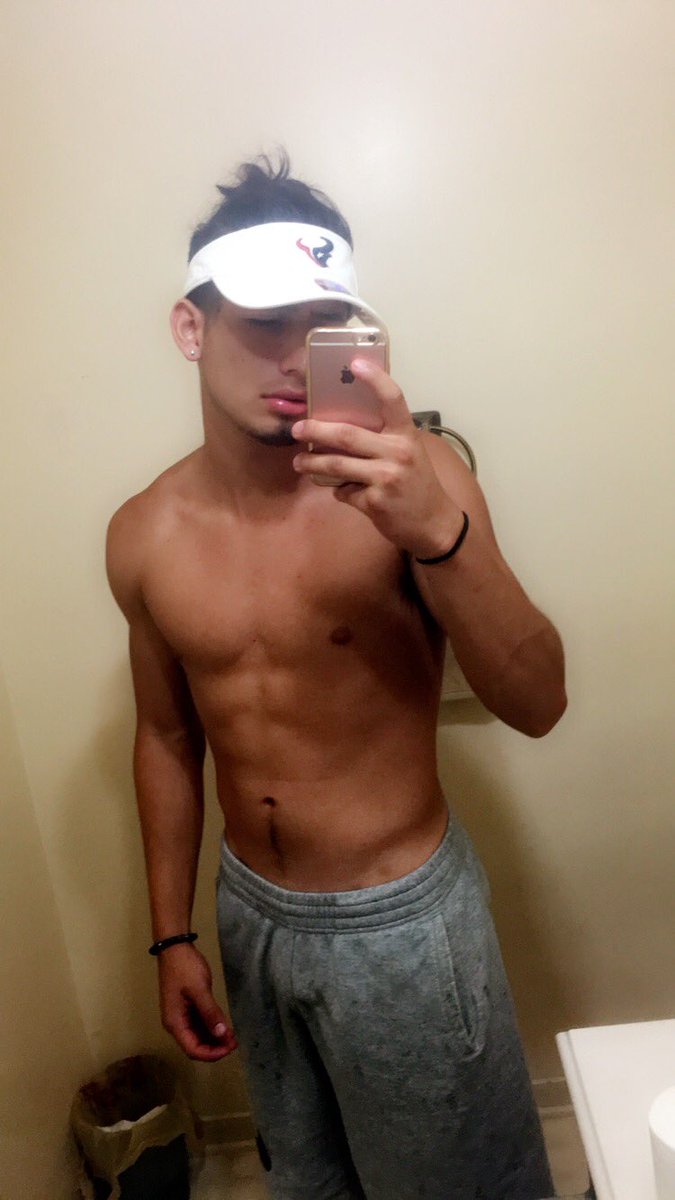 emersonn_garcia's tweet image. #hispanicboysbreaktheinternet #latinoboysbreaktheinternet idk if those are the same thing 👀