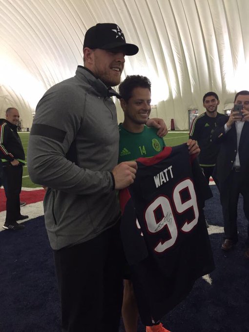 Chicharito Completely Fanboyed When He Met Jj Watt
