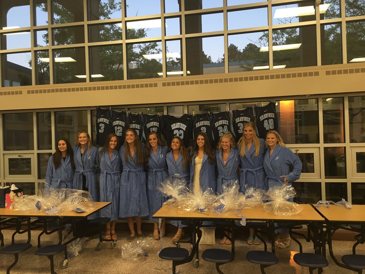 ShawneeLax's tweet photo. Our banquet was a success! Congrats to our seniors, we will miss you💙 #ROSEasONE https://t.co/rtsGbsHTkI