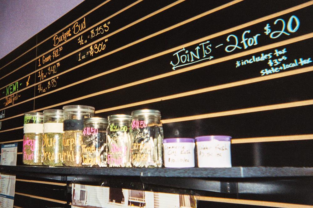 ThinkTankExile's tweet photo. A Budtender Gives Us a Potent Look Inside a Colorado Weed Dispensary https://t.co/TAjYOId4l2  (from @VICE) https://t.co/ITigztwlva