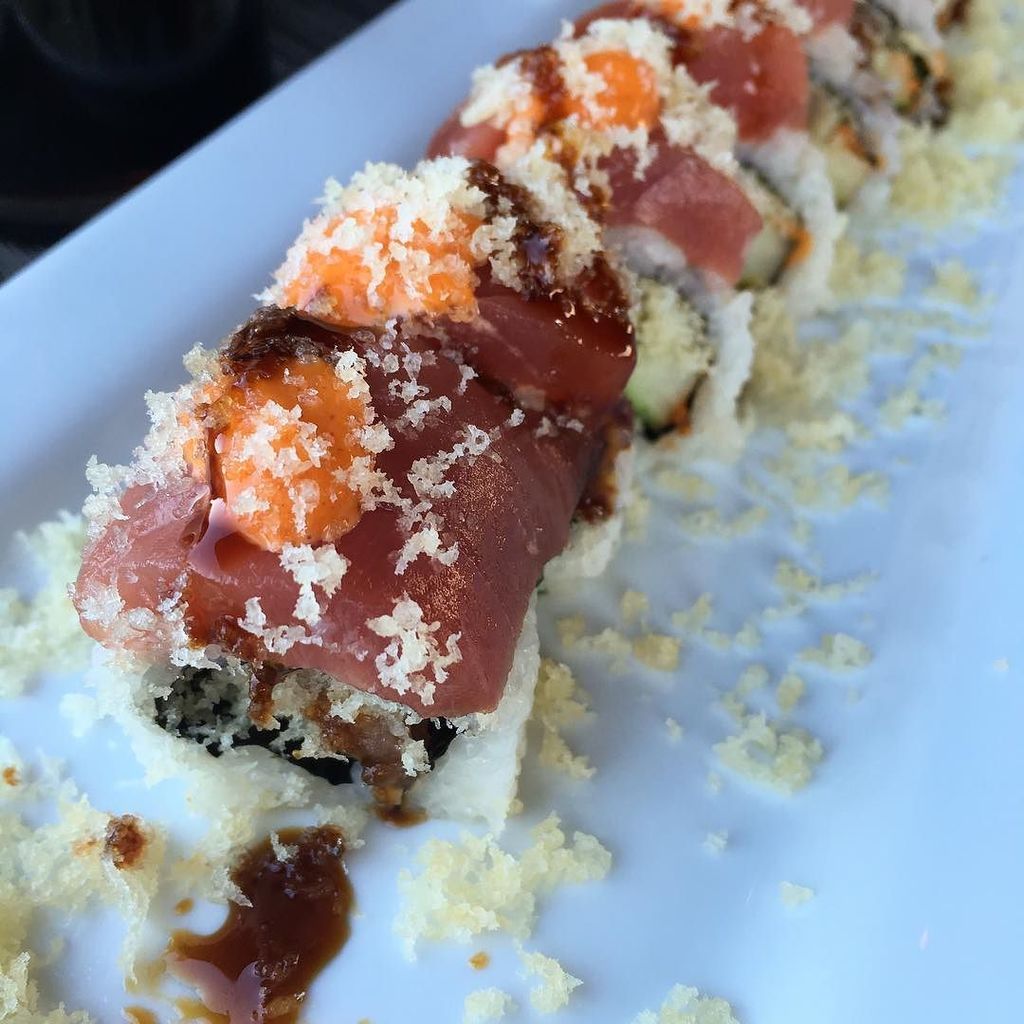 Tomorrow maybe Monday 😱...but you can make it maki-saki Monday @viragonashville 🍣🍚🍸 ift.tt/1U3fwop