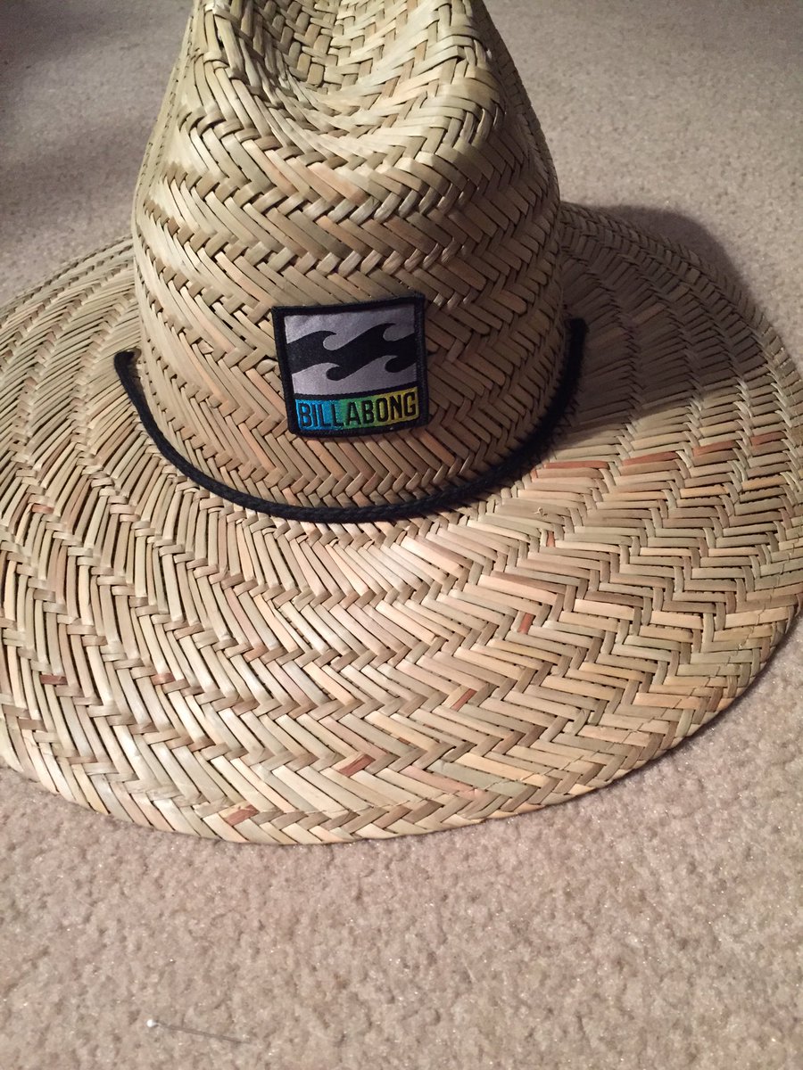 shaw_kit's tweet photo. Este fin de semana, compré este sombrero. Me encantalo porque va a proteger mi cara del sol durante el verano https://t.co/iKd1AE2O2L