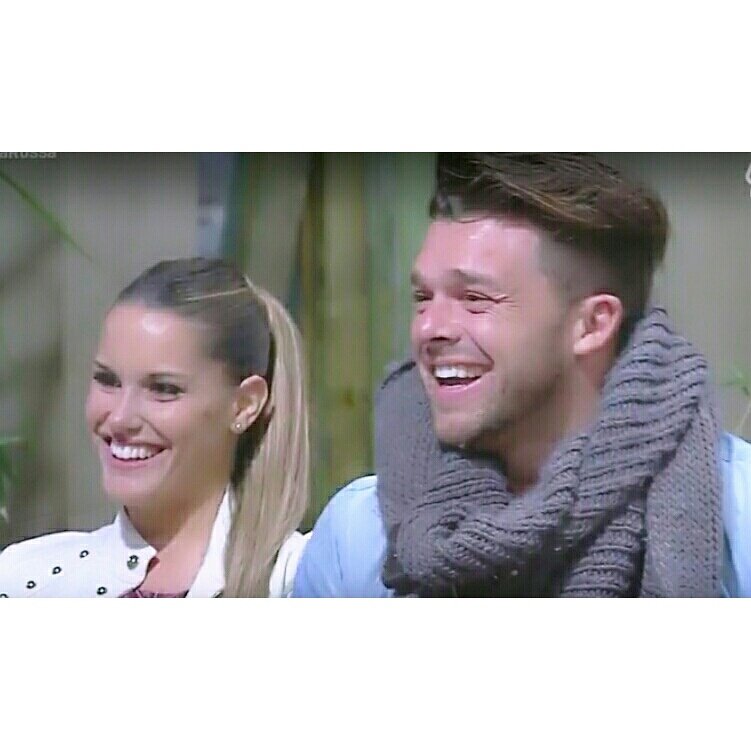 galeandro_1's tweet photo. Adoro verlos Sonreír 😍😘😘 @leandro_penna @Gala_Caldirola #Galeandro 💑💘😘 https://t.co/ZMSJ9SZ64Y