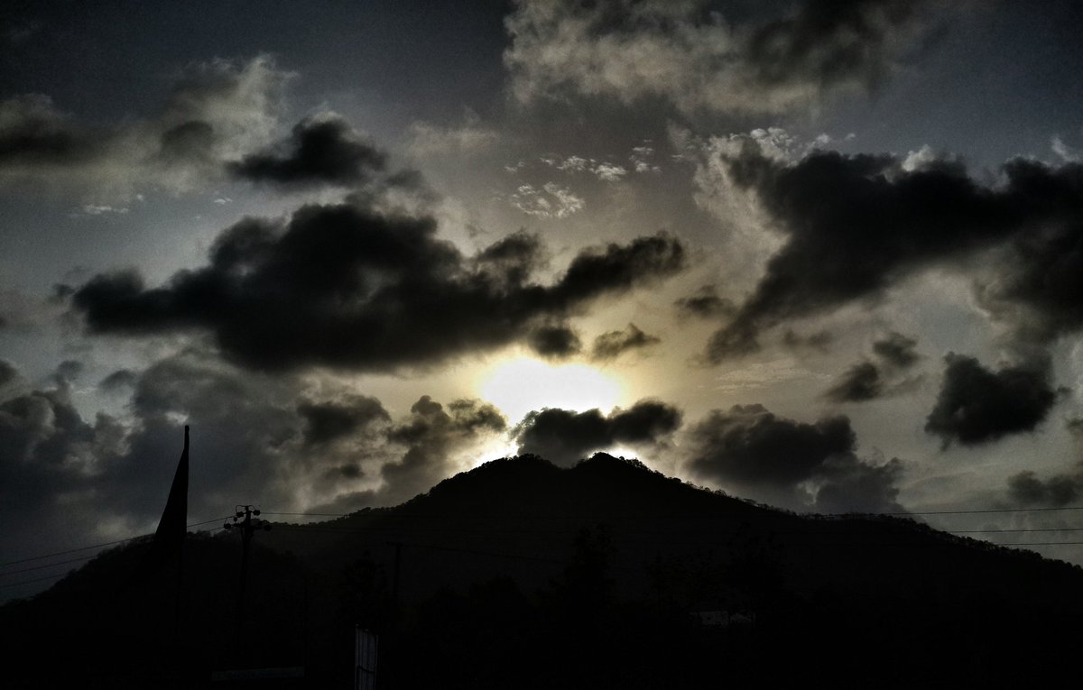 Meet_Rajpal's tweet image. Magical Monday morning! #EarlyRide