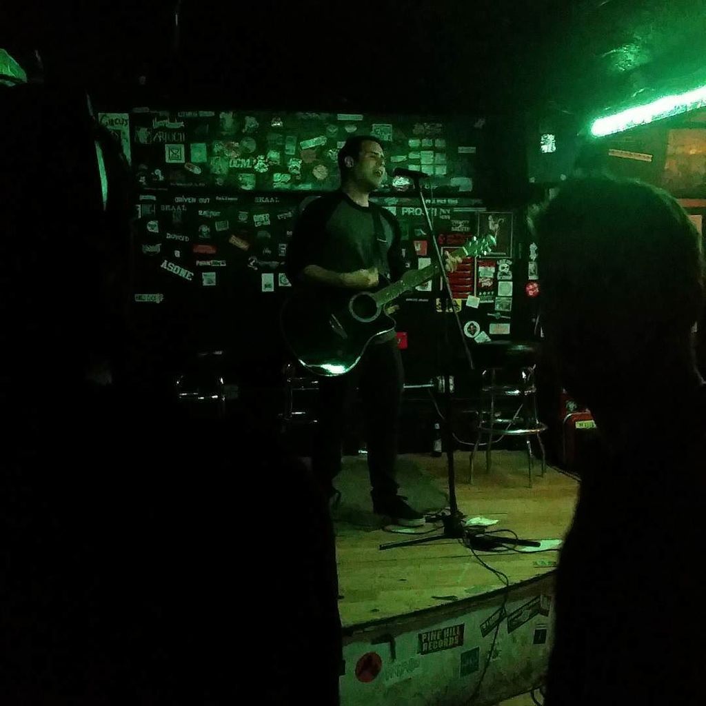 False_Empire's tweet photo. @coreyglockner on the stage at the Doll Hut! Killing it with the solo set!
#musicians #orangecounty #anaheim #local… https://t.co/Wxqhkr1SR5