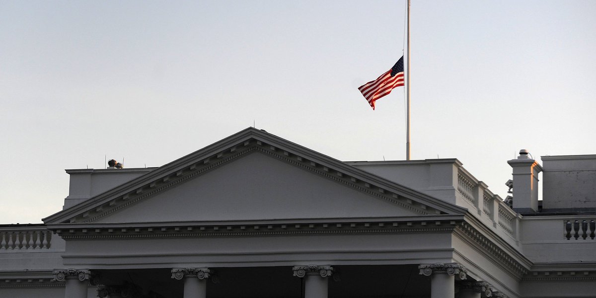 Obama orders flags lowered to half-staff to honor victims of Orlando shooting huff.to/28vQuaY