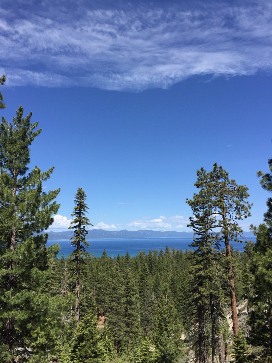 rubyplusrose's tweet image. One more lake view before the weekend is over! #keeptahoeblue