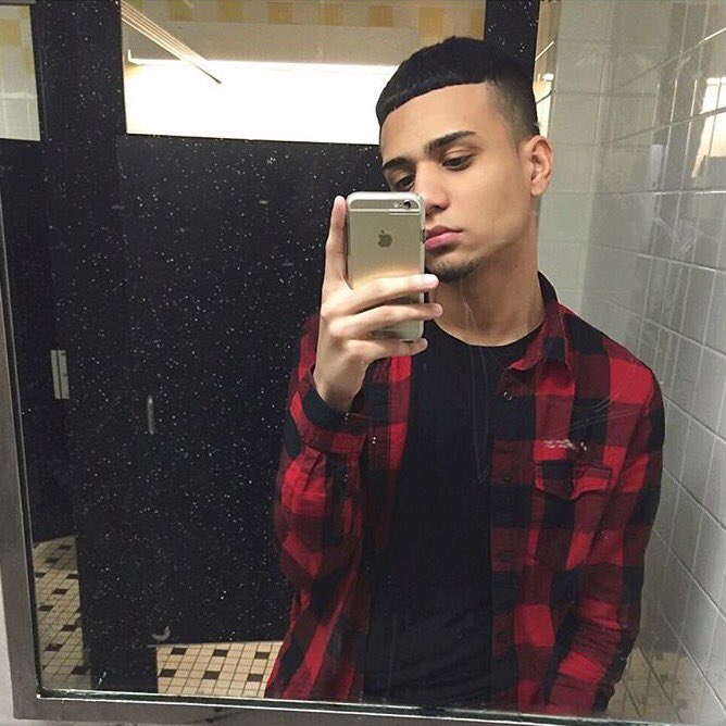 swavyjeff's tweet photo. i'm gay af! #Lovewins #GaysBreakTheInternet #hispanicboysbreaktheinternet https://t.co/X56RD3KyqQ
