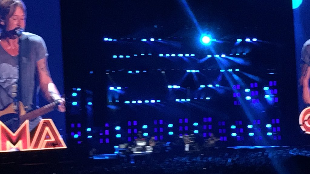 tennesseecoop's tweet image. #CMAfest @KeithUrban #bestperformanceyet!#keithrules