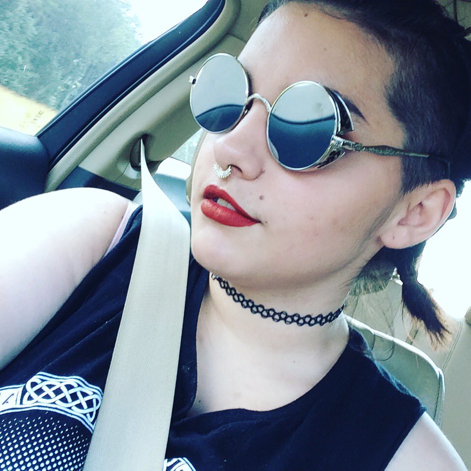 Arrowrasifi's tweet image. #nonconformist #edgy #stillbasic #limecrime #ironfist #notatealpercing #noticemesenpai #lovemeleafy ##