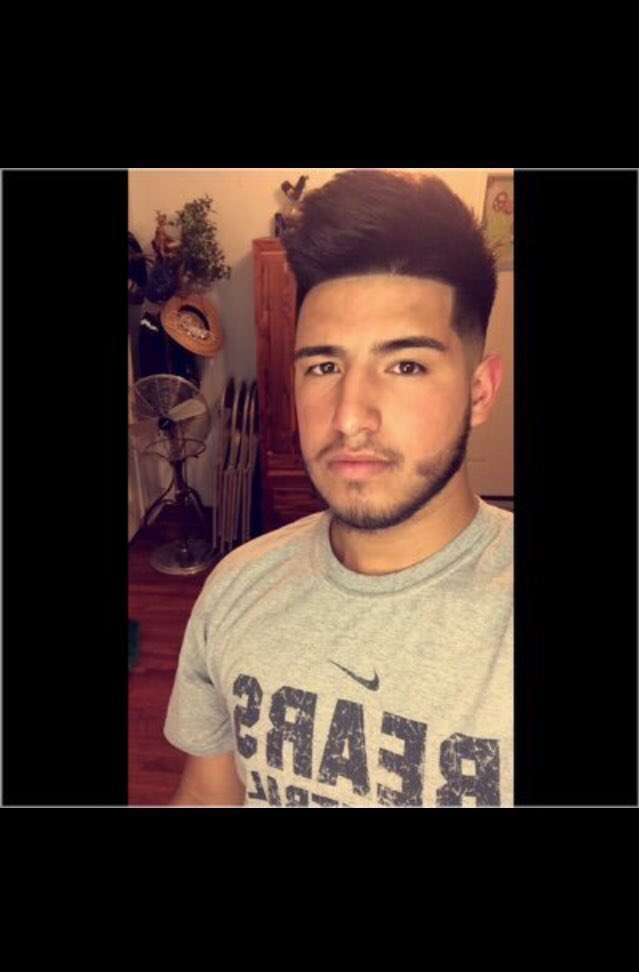 Zofishing's tweet image. #hispanicboysbreaktheinternet #SamePose 😛