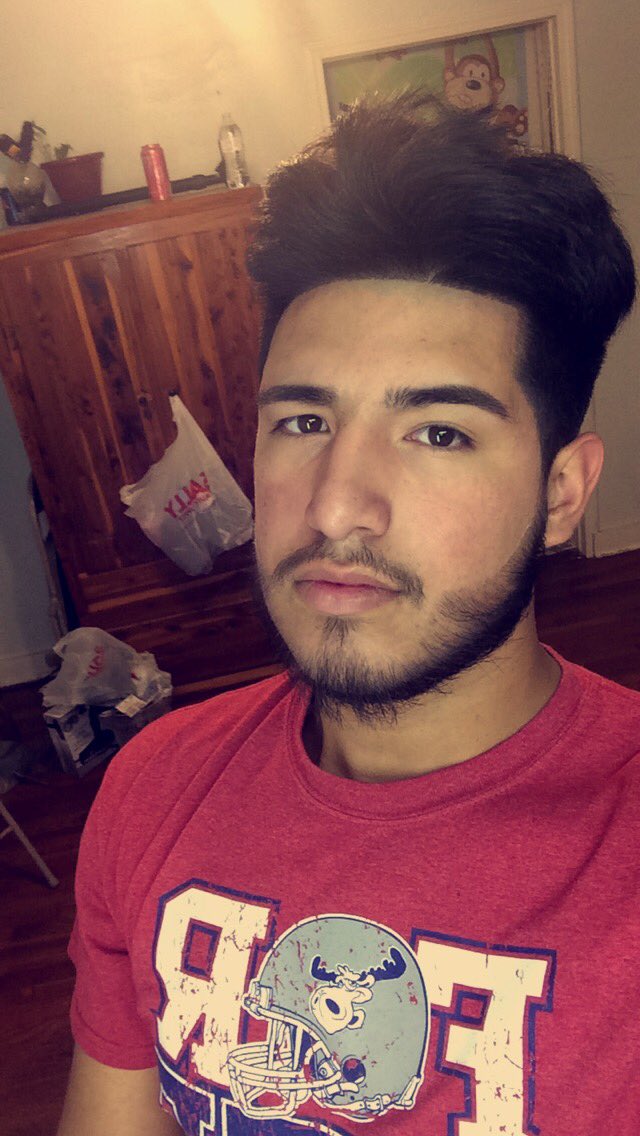 Zofishing's tweet image. #hispanicboysbreaktheinternet #SamePose 😛