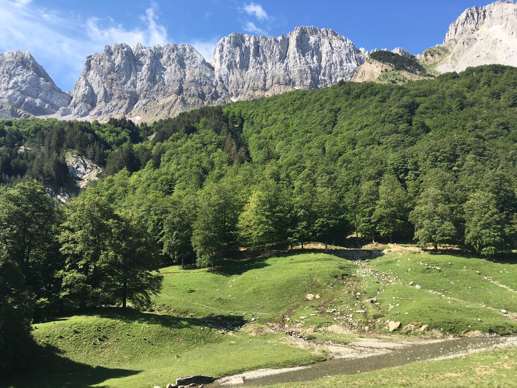 MasaiRunning's tweet photo. #atlantictothemed climbing to 2227 metres today - right on the snow line! #werun2gether #ukrunchat @sarvatweet https://t.co/6JdK7PY2ek