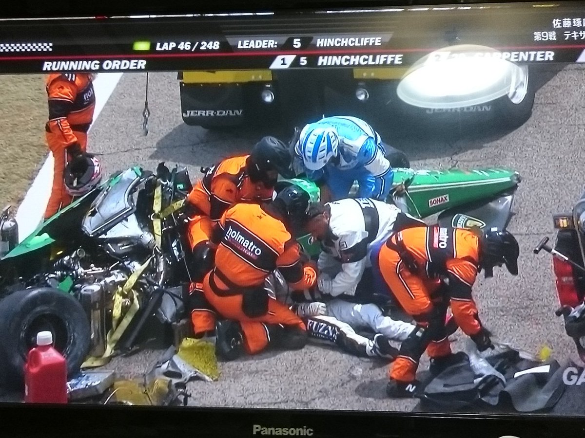 山崎 Fwf ニャー W コックピットから出た途端崩れ落ちたジョセフ ニューガーデン大丈夫だろうか Indycar インディカー クラッシュ