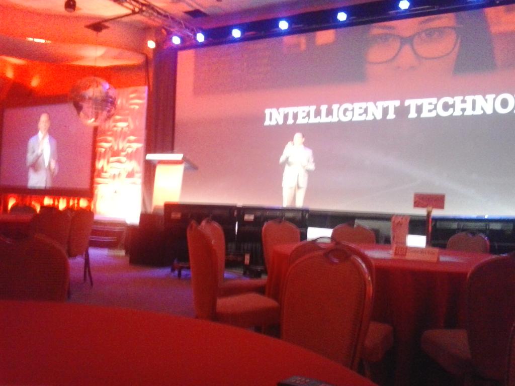 JavierLyonnet71's tweet photo. #tomklein abre la sesion general de #sabrettx en Miami @Sabre_Corp https://t.co/LZheXotdW5