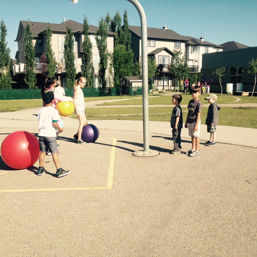 kinders_pwe's tweet photo. AM kinders giving fun day a trial run! Thanks @ACzember @Mr_D_Russ @T_Speers @PrairieWaters #getoutside https://t.co/eeuX2EFrTf