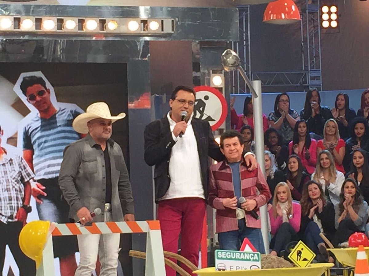 Cultura95's tweet photo. ✔ #RionegroeSolimões ★★ @rnegroesolimoes #RNSnoDomingoShow https://t.co/kRHvxEDLn2 #MedoDoEspelho #Lab3tv #AgendaRNS https://t.co/aGY4xuhOBZ