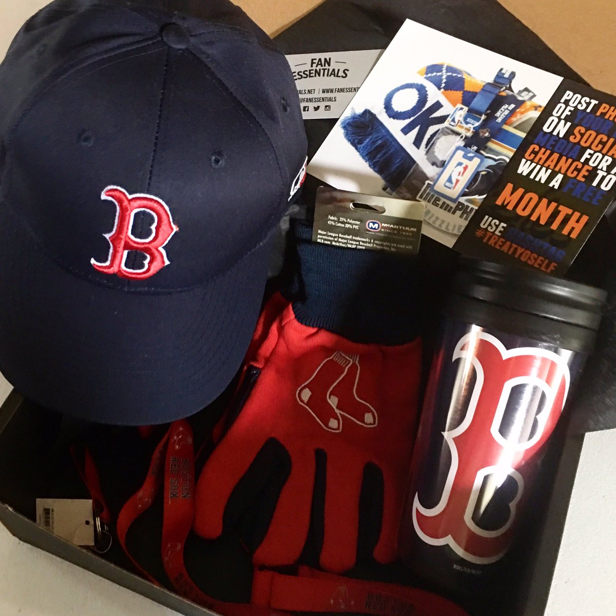 GrizzEssentials's tweet image. More boxes going out! We've got all the teams gear for every fan! #bostonredsox #fanessentials #treatyoself