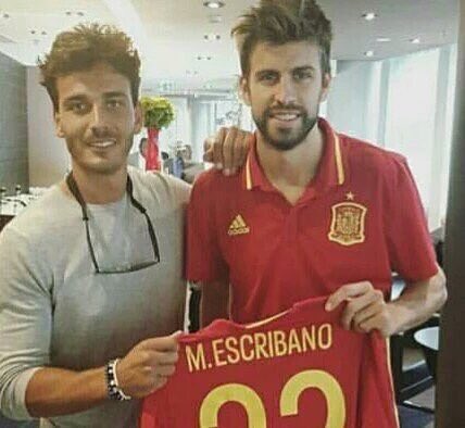 InfoMESCRIBANO's tweet photo. @3gerardpique también se une a #FuerzaEscribano 

Gracias Javi Lorenzana https://t.co/Hze7pa3Qm7