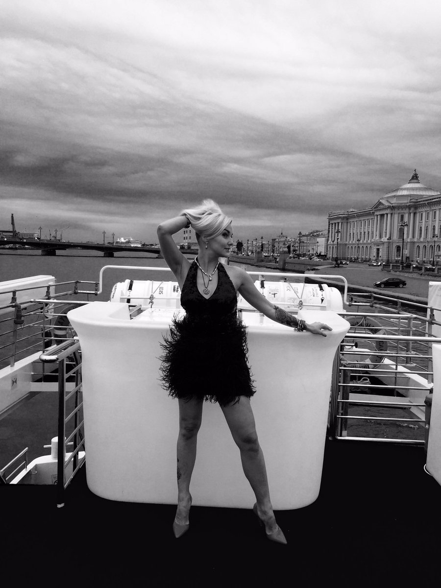 AnettaPirat's tweet photo. #питер #lifestyle #blackswan #lovelive #MYNAME #summer #шедевры_фото #красивые_фото #Sailing #boatparty #boats https://t.co/QK4SkaT18G
