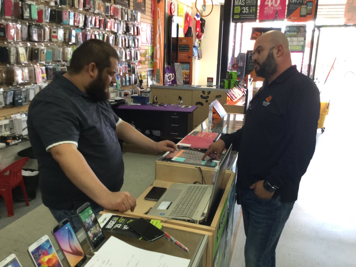 Callie_Sprint's tweet photo. Juan trains on bundle selling and how to creat value. Quick tips to help finish the month strong! https://t.co/sgEqRJ0Cr6