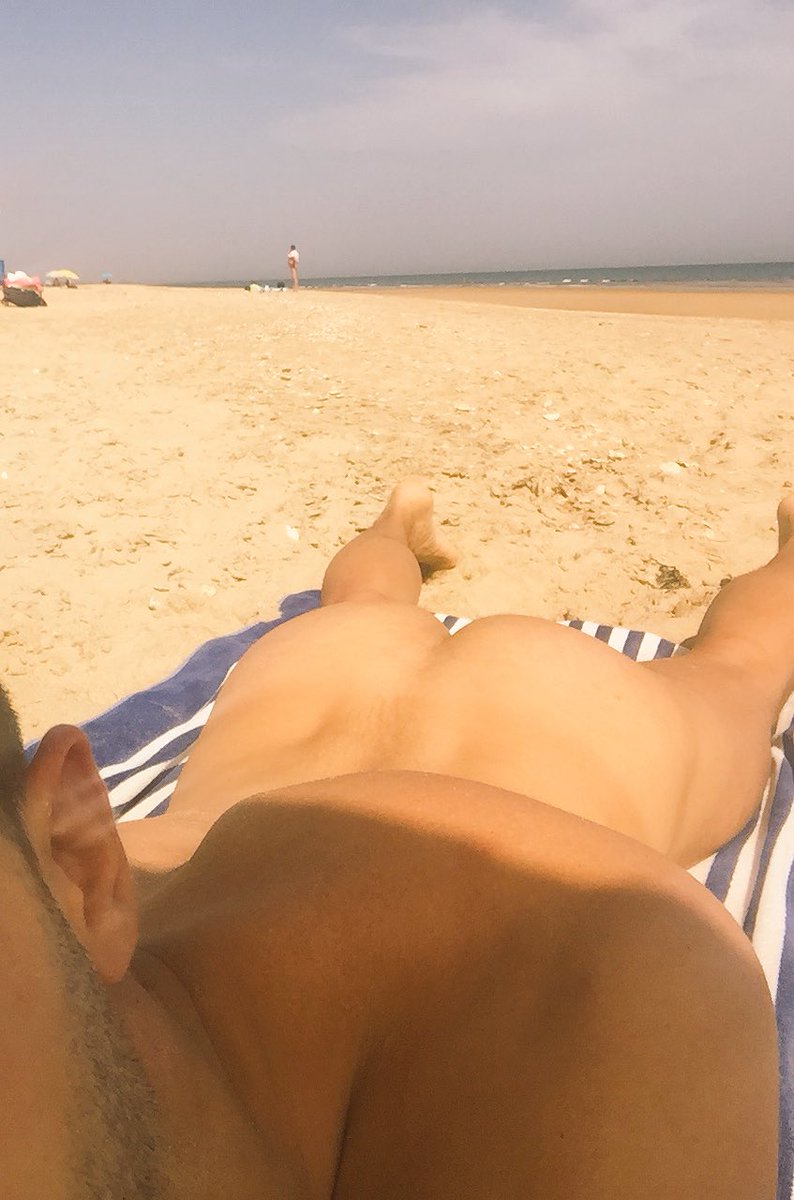 Bboleche_'s tweet photo. Con el #culoAlSol #bboleche #bb #crusingGay #pasivo #hot&hot @forocruising #WorkBeach @BareSpain @Pollas_lefa https://t.co/7GuzPBpj2z