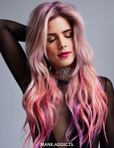 GrlWednesday320's tweet photo. Behind-the-scenes // final product
#ManeMuseEmily 💜💕🦄 https://t.co/uVHyhl46eG