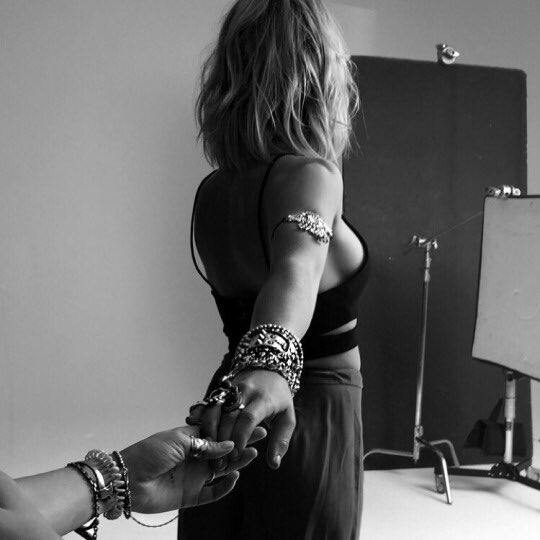 GrlWednesday320's tweet photo. Behind-the-scenes // final product
💜💕🦄 #ManeMuseEmily https://t.co/LzCoBGyI8B