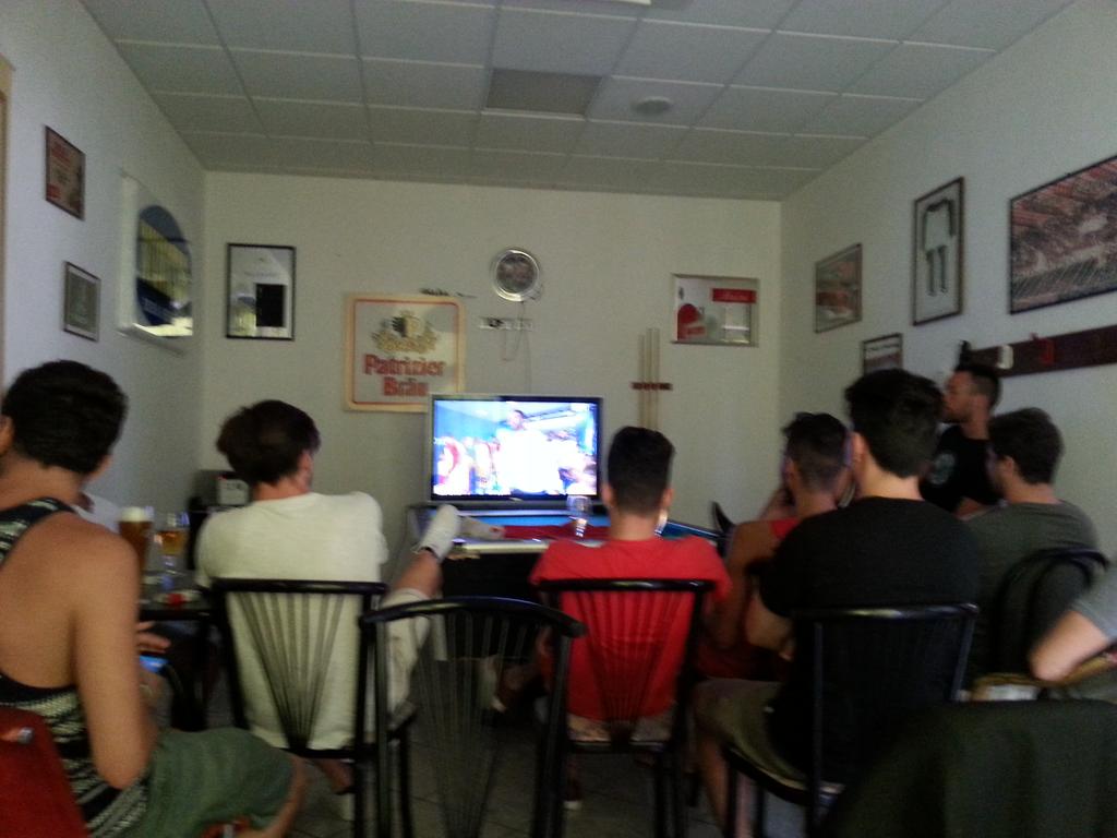 JacoBigu's tweet photo. Ci siamo Italia Spagna al bar de izio 🙌🙌🙌🙌🙌🙌🙌🙌 https://t.co/xI7ebN6ysX