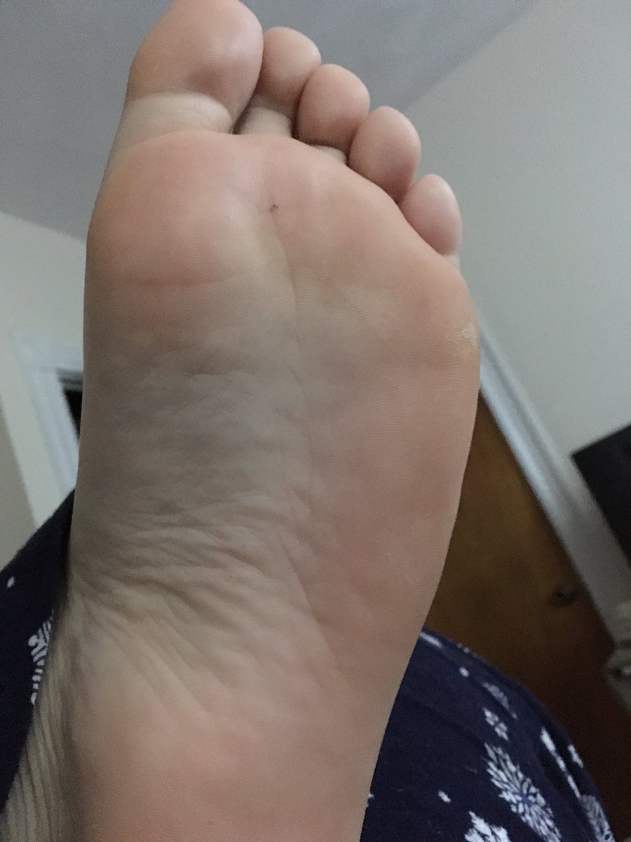 Princess Melissa on X: Relaxing in my day off. Foot worship skype sessions  available 👅 @rtdumb @RTPromo2 @rtloserslave @RTpig @RTpetboy  t.coilyPlEGO2d  X