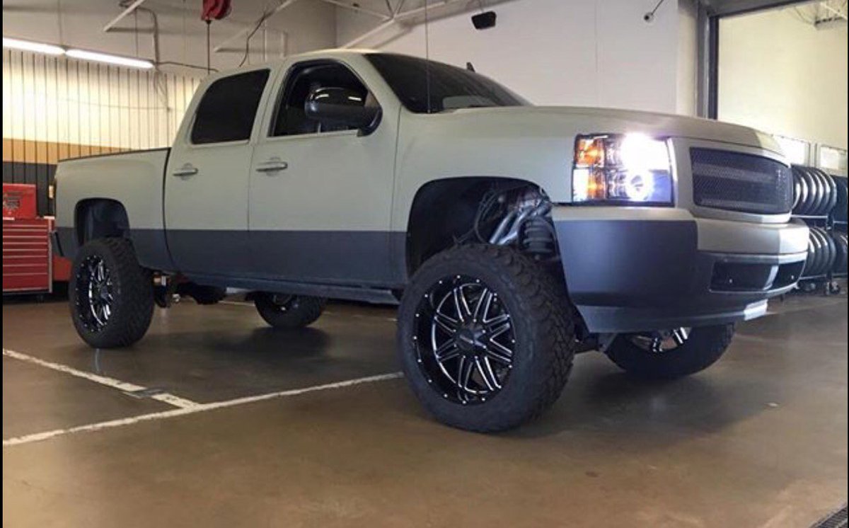 DPROffroad's tweet photo. AK-47 by @Oklahomacustoms 👍🏼
#dproffroad #ak47 #offroad https://t.co/PPDzgFRqW6