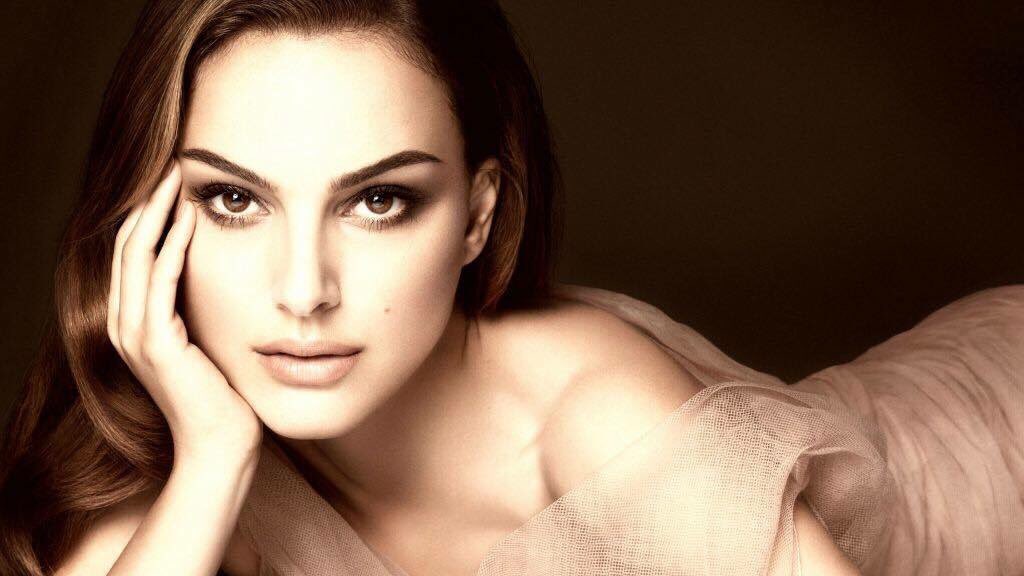 NatPortmanLove's tweet photo. #NataliePortman https://t.co/wp8jDcNbUV