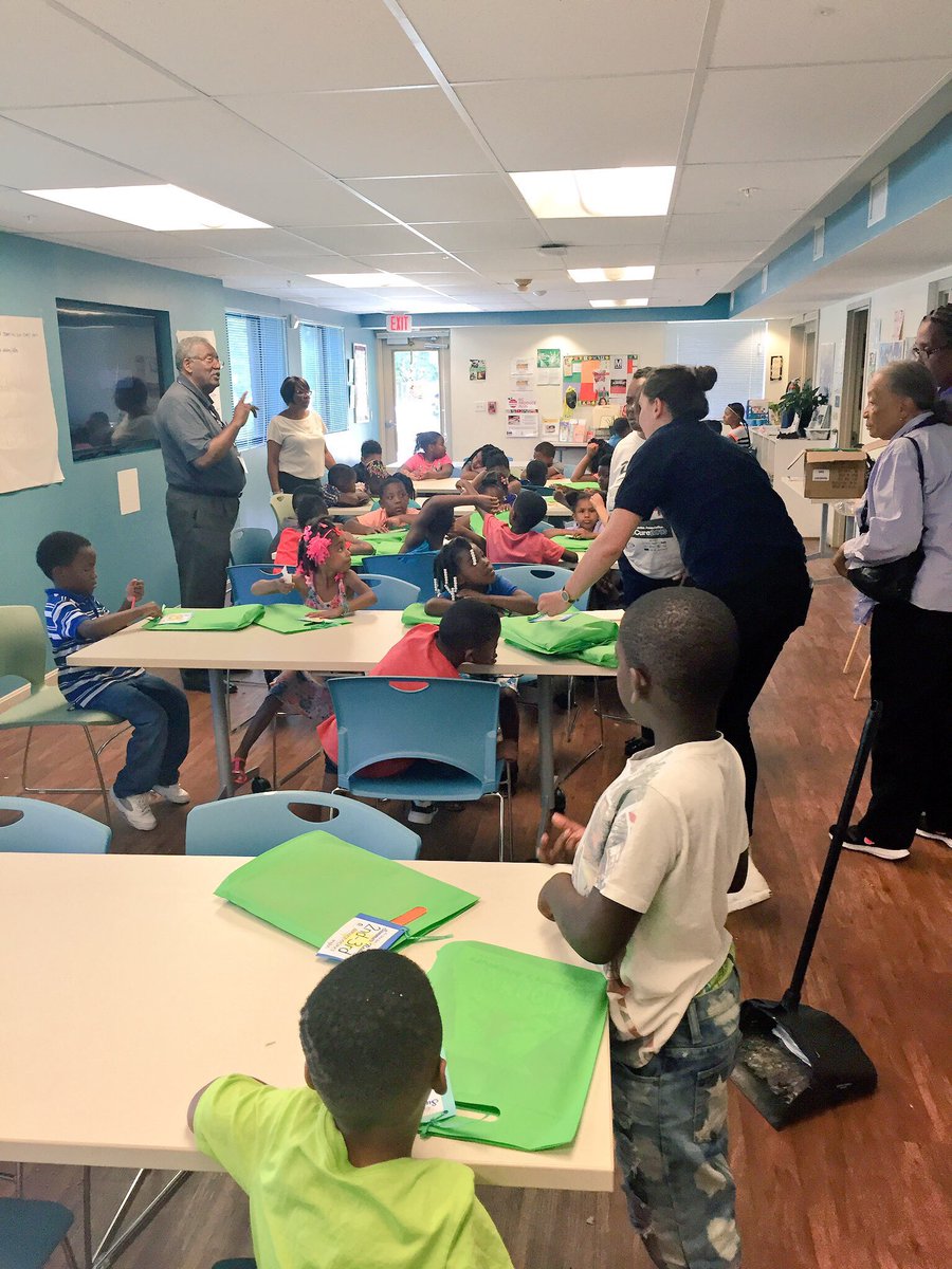 ServiceWorksDC's tweet image. Scholars are giving out some of the reading kits today. The children are more than excited @CPDCorg @IamServiceWorks