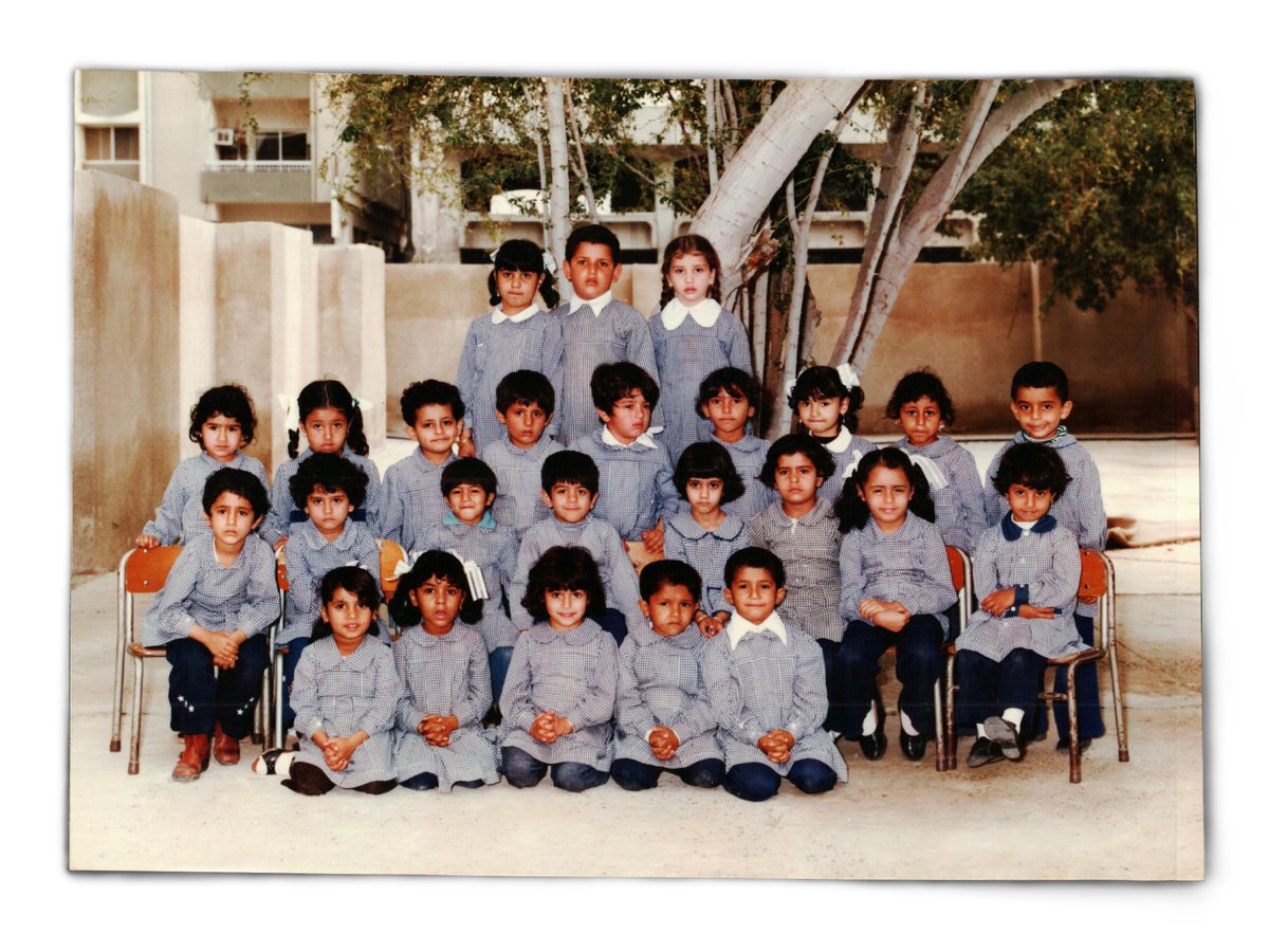 Lestweforgetuae's tweet photo. هل يمكنكم معرفة أحد الموجودين في هذه الصورة المدرسية؟ 
#لئلاننسى #أبوظبي #إنستا_أبوظبي #تاريخ #دبي #معرض421 https://t.co/n77mmFj0Ns