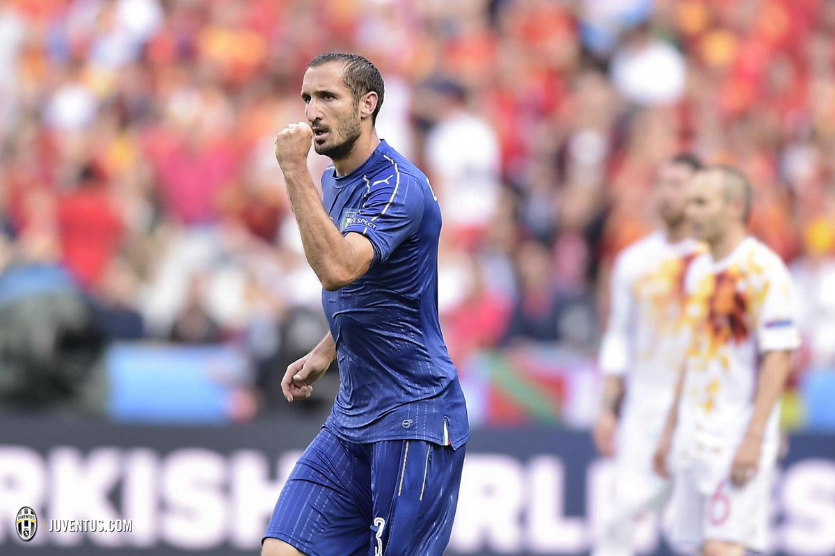 This guy ⚫️⚪️. #ITAESP #EURO2016