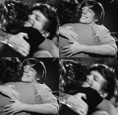 journal_harry's tweet photo. «L'amour est une magnifique catastrophe: savoir que l'on fonce dans un mur, et accélérer quand même.» https://t.co/UWWxZjA7RC
