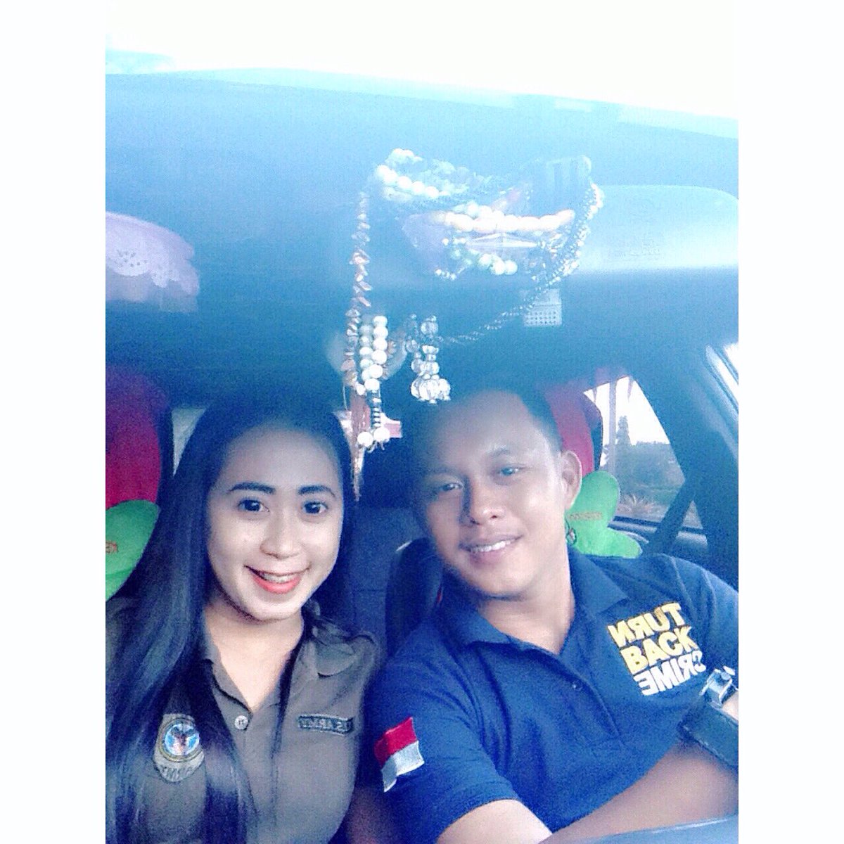 __indha's tweet photo. Bersama pak pol lagi😘💋👮🏻 https://t.co/B9U5Ony43H