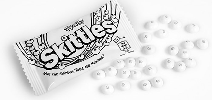 creapills's tweet photo. Skittles abandonne ses couleurs pour la Gay Pride - https://t.co/15LYRx08fj https://t.co/X9PO5bADqP