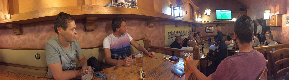Allardooo's tweet photo. Wedstrijd Italie-Spanje kijken in Rome met @jeroenaanhetrot @hermenwel @dannywijnholt en andere fanatieke Italianen! https://t.co/wHxYMf4A5w