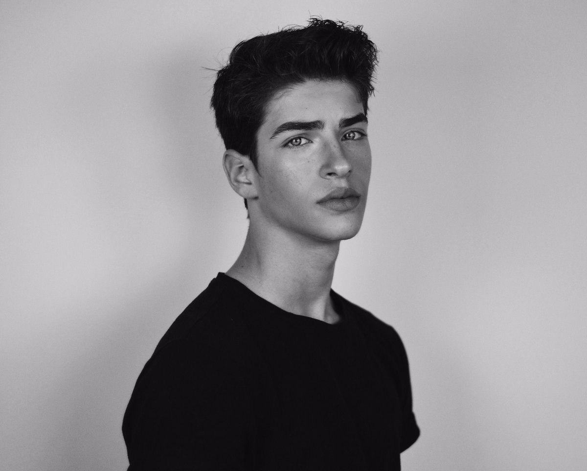 manuriosfdez tweet picture