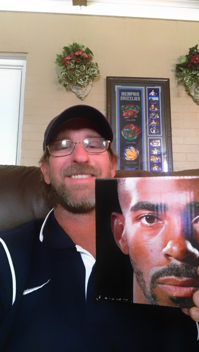 RSJarvis's tweet photo. @memgrizz @mconley11 @ChrisVernonShow @SummitInMemphis #AllHeart
This is who we want running the show! #Sec112 https://t.co/XiK4AijdQS
