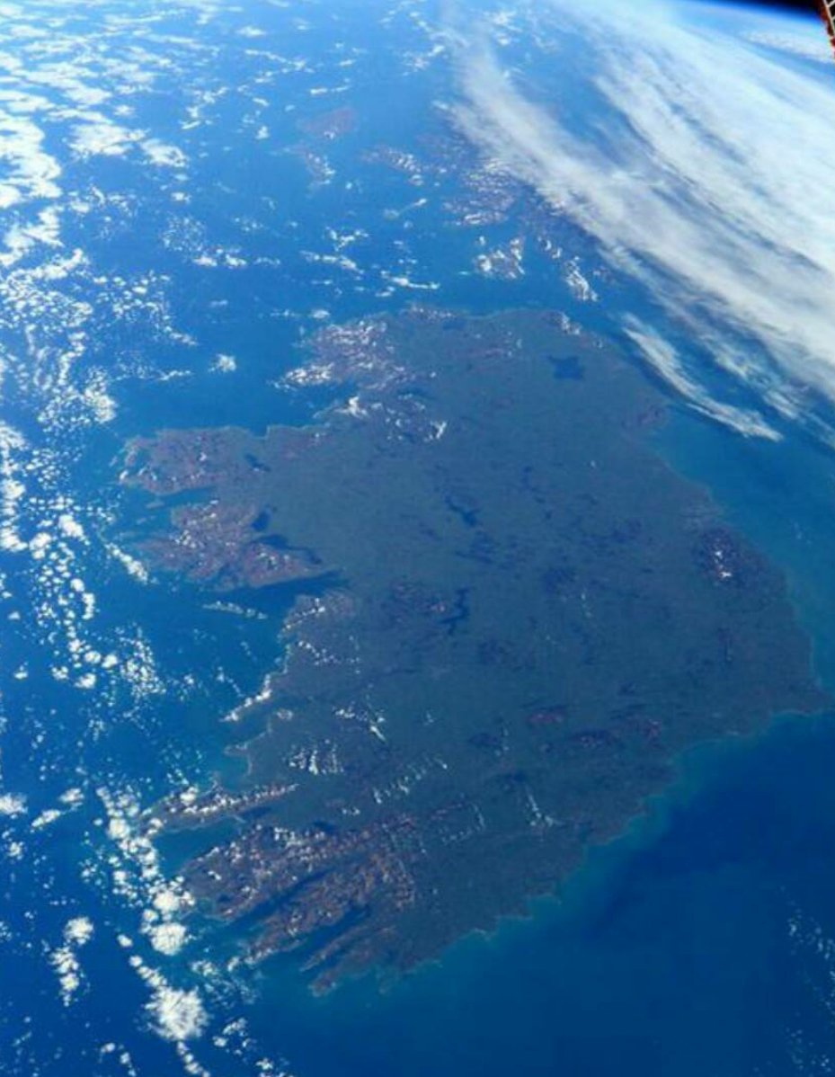 LAUNCH! <a href="/Press22photo/">Press 22</a> <a href="/GaryPhotogr/">Gary Collins Photogr</a> <a href="/brianarthur/">brianarthurphotography</a> <a href="/jkphoto68/">John Kelly</a> Ennis Whiskey Trail launching 7pm <a href="/OldGroundHotel/">Old Ground Hotel</a> tuesday