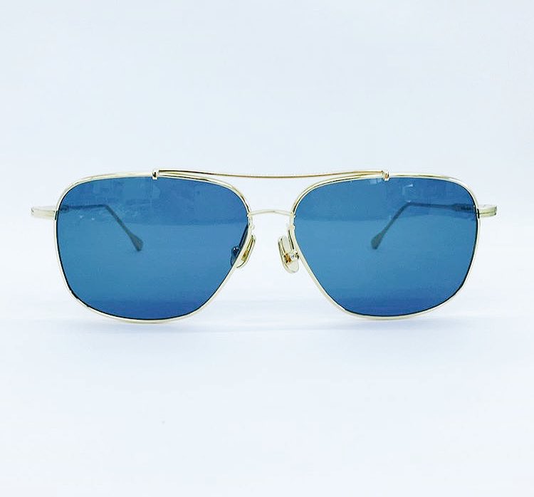 TheSpectacled's tweet photo. It's #NationalSunglassesDay &amp; we've got our eyes on these 18k gold aviators w/ blue lenses from #NativeSons eyewear https://t.co/34G59wXafh