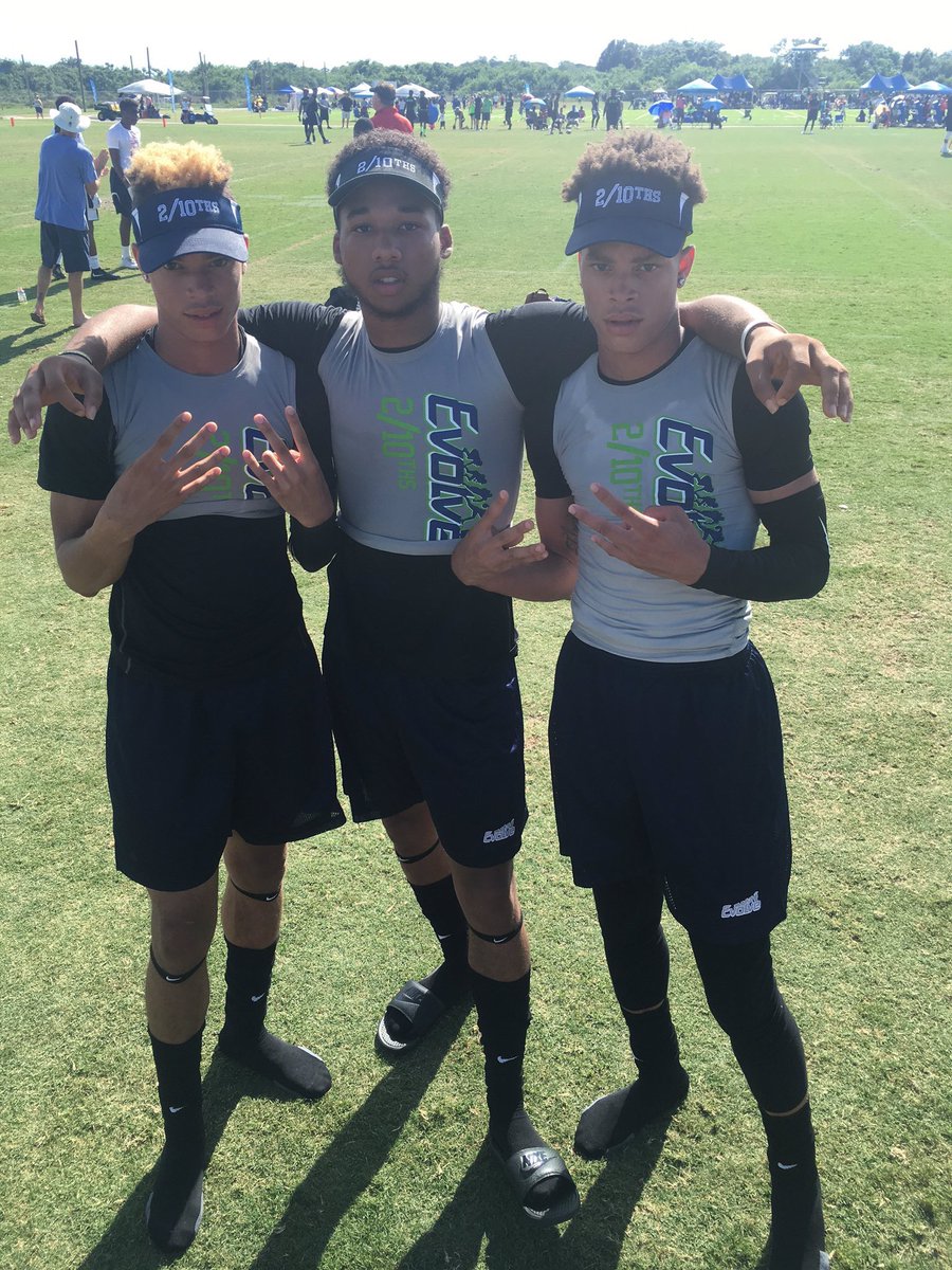 Fab_Tim1's tweet photo. Down Florida Balling Out With Gang Gang ⛽️💪🏽🏈🌴 https://t.co/oKAW0HFvr8